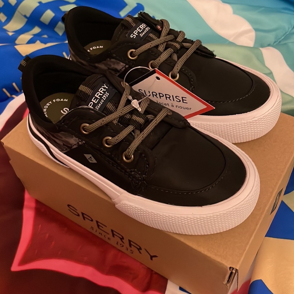 Toddler sperry shoes sz 9